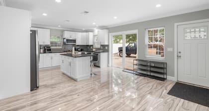 Clean & Cozy Private Room With En suite Bath