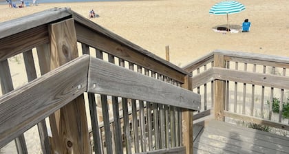 Fantastic 4-bedroom house in charming Duck, NC. Friday to Friday