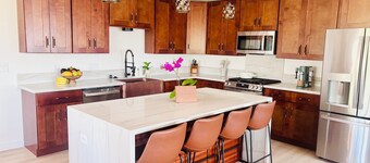 Private Island Basecamp • Lanai, BBQ & Beach Gear