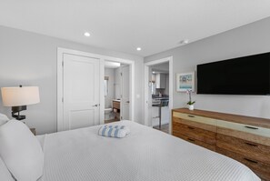 Iron/ironing board, internet, bed sheets
