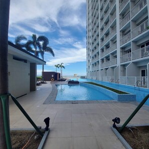 Pool - Cozy Studio Type Staycation.near NAIA airport, Mall Of Asia, US Embassy,PICC,CCP (Pasay City)