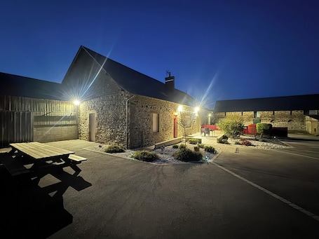 Outdoor dining. Gite sleeps 14, ideal for families and gatherings, quiet location.