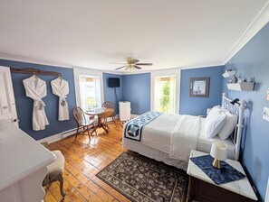 Svit Deluxe - utsikt mot trädgården | Gratis wi-fi