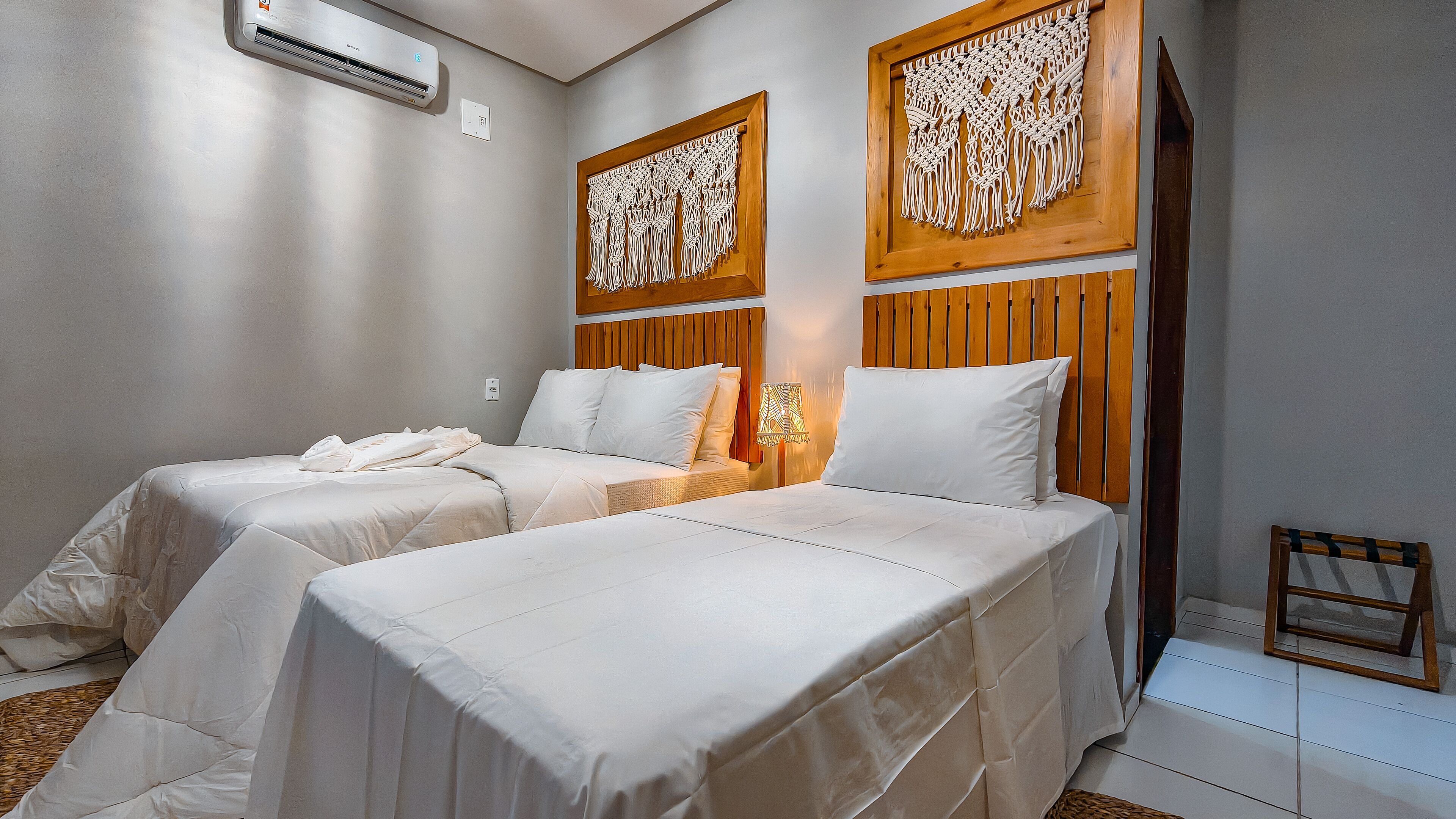 Comfort Chalet, Lanai | Desk, laptop workspace, free WiFi