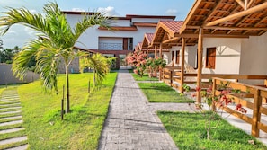 Comfort Chalet, Lanai | Property grounds