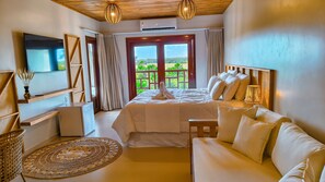 Departamento de lujo, lanai, vista al río | Escritorio, espacio para trabajar con laptop y wifi gratis 