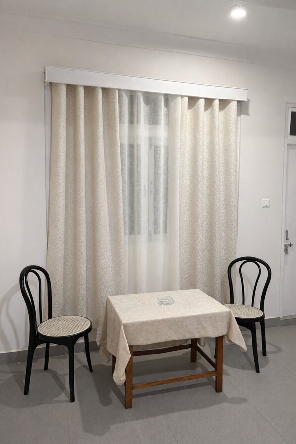 Premium Suite, Mountain View | Desk, free WiFi