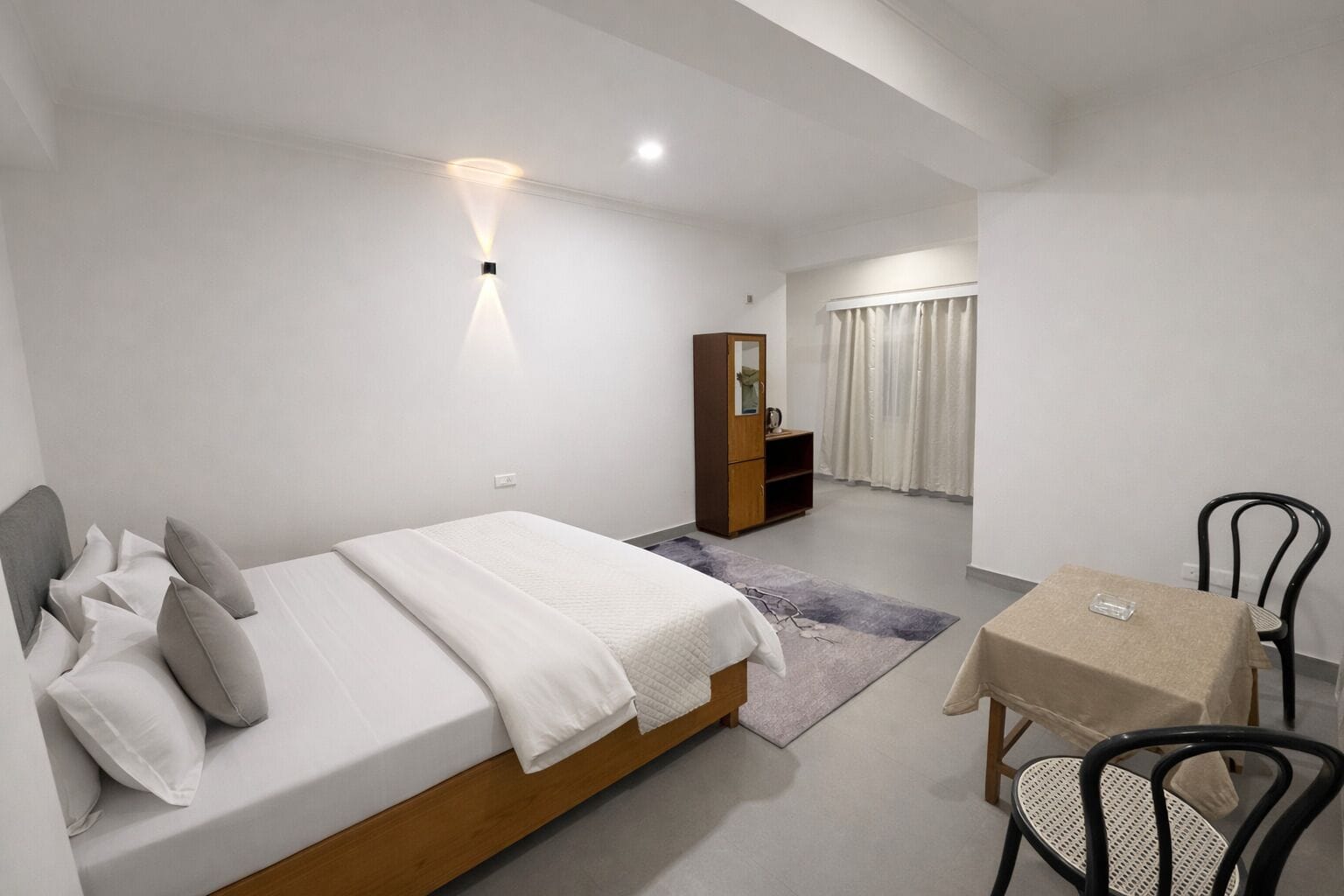 Premium Suite, Mountain View | Meja, Wi-fi percuma 