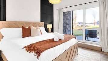 2 bedrooms, iron/ironing board, travel crib, free WiFi