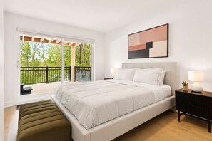 3 bedrooms, WiFi, bed sheets - Spa - River - Game Room | Le Boréal (Mont-Tremblant)