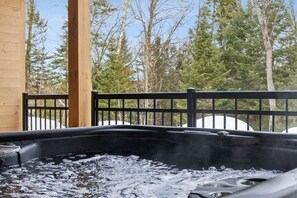 Baignoire à remous extérieure