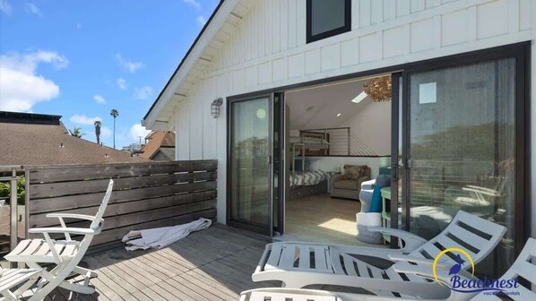 Terrace/patio - Beachcrest Cottage in Twin Lakes Beach (Santa Cruz)