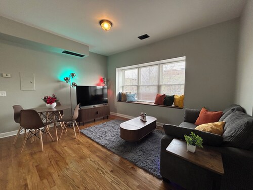 Ravenswood Loft - Peaceful 2-bedroom apartment in vibrant Chicago