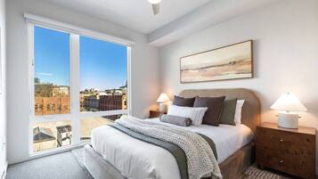1 bedroom, desk, iron/ironing board, WiFi