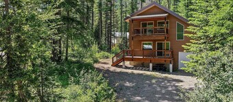 Beautiful home in Essex jut 30 minutes from both East Glacier and West Glacier.