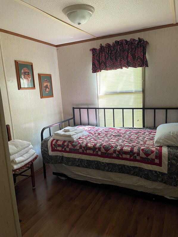 Internet, bed sheets