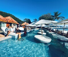 3 piscinas al aire libre