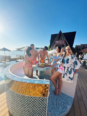Outdoor dining - Miracle BeachClub Lux Sunbed&free credit (Trat)