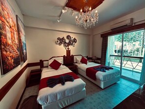 Kamar Twin Superior, balkon, pemandangan kebun | Meja kerja, ruang kerja ramah laptop, Wi-Fi gratis, dan seprai linen