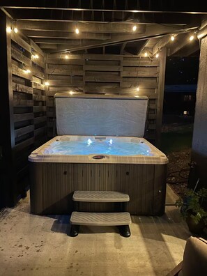 Outdoor spa tub - Into The Woods - Basse Terre Retreat (DuBois)