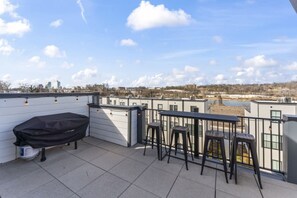 Property grounds - Riverview Retreat: Neyland Stadium – 3BR/2.5BA (Knoxville)