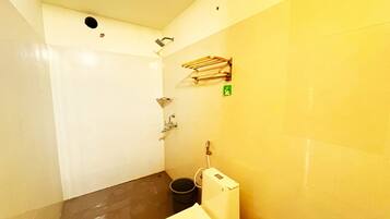 Dobbeltrom – deluxe | Bad | Dusj, hårføner, håndklær og såpe