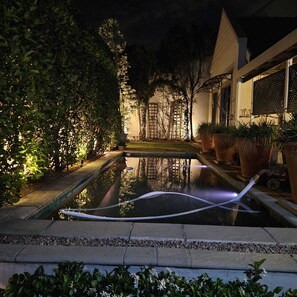 Pool - Welcoming 1-bedroom cottage in beautiful Sandton for a relaxing stay. (Sandton)