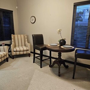 Interior - Welcoming 1-bedroom cottage in beautiful Sandton for a relaxing stay. (Sandton)