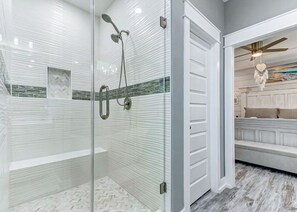Towels, soap, toilet paper - Solmate – Beach Access – 4 Bedroom Vacation Home (Bolivar Peninsula)