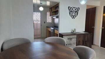 Basic Apartment, 2 Bedrooms | Dining