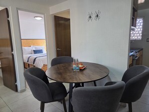 Basic Apartment, 2 Bedrooms | Dining - Lofts by Verticca Héroes (Tecamac)