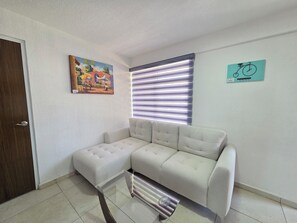 Departamento básico, 2 habitaciones | Área de sala de estar