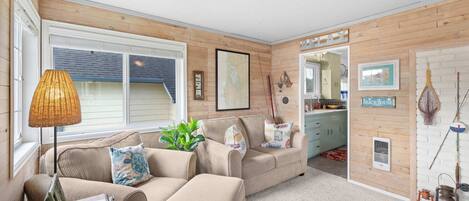 Fernseher, Kamin, DVD-Player