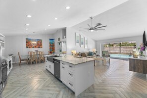 Interior - 3-bedroom house With Pool (Naples)