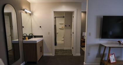 Jackrabbit 131 -Boutique Modern Retreat | 2 Kings | Downtown Moab