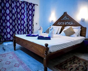 Desk, laptop workspace, free WiFi - Home City Homestay & Ayurvedic Clinic  (Kovalam)