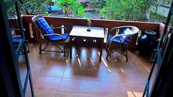 Deluxe Room, Garden View | Property grounds