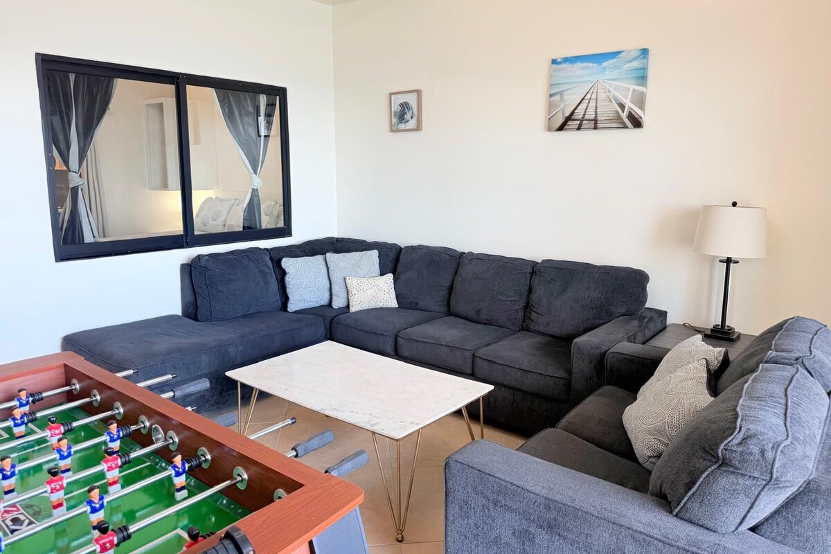 Luxury Penthouse, Patio, Ocean View | Living area | TV