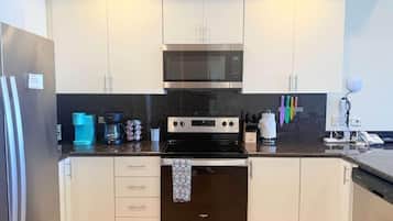 Loftsleilighet, terrasse, havutsikt | Eget kjøkken | Kjøleskap, mikrobølgeovn, ovn og kokeplater