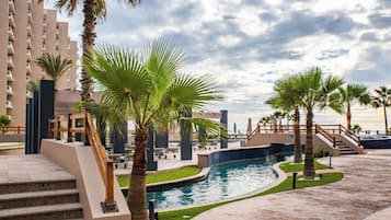 6 utendørsbassenger