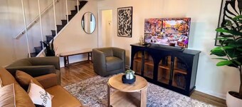 Enjoyable 3-bedroom house with AC in charming Pawtucket