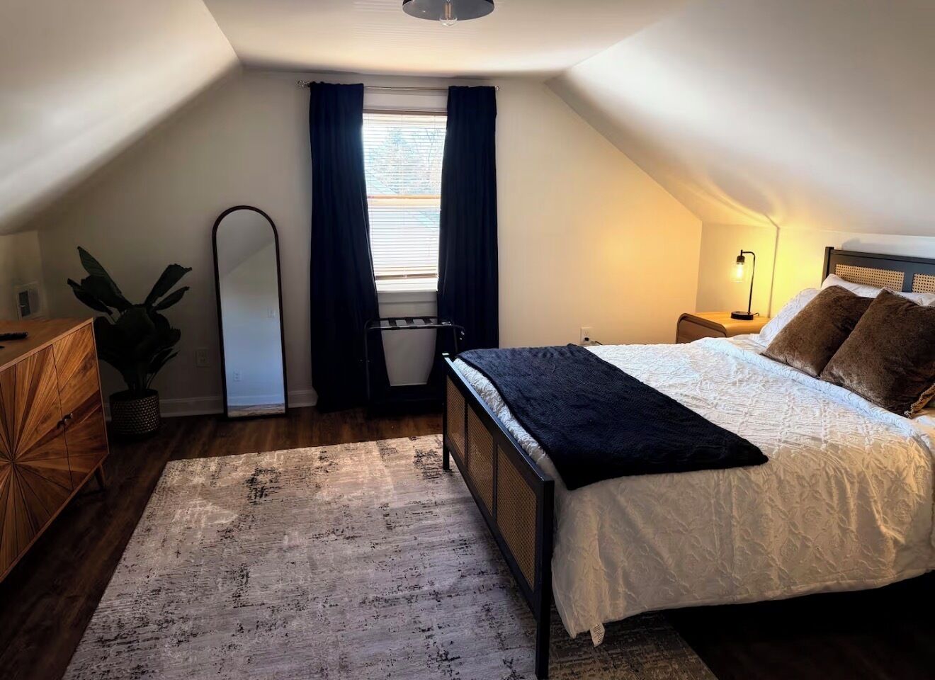 3 chambres, fer et planche à repasser, accès au Wi-Fi (inclus)