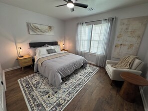 3 bedrooms, iron/ironing board, WiFi, bed sheets