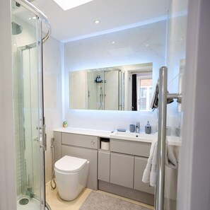 Towels - Quiet Nottingham Stay|500 Mbps Wi-F |Free Parking - Pass the Keys (Nottingham)