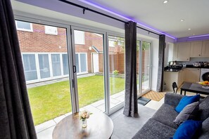 TV - Quiet Nottingham Stay|500 Mbps Wi-F |Free Parking - Pass the Keys (Nottingham)