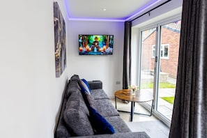 TV - Quiet Nottingham Stay|500 Mbps Wi-F |Free Parking - Pass the Keys (Nottingham)