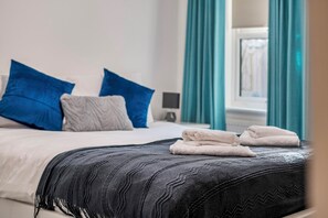 Iron/ironing board, free WiFi, bed sheets