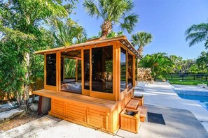 Terrace/patio - Tropical Backyard Oasis near Indian Rocks Beach with tons of extras. (Largo)