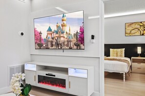 1 bedroom, iron/ironing board, WiFi, bed sheets - 1BR Family Apt, Minutes to Universal & Epic (Orlando)