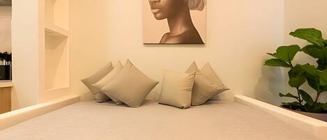 2 bedrooms, bed sheets